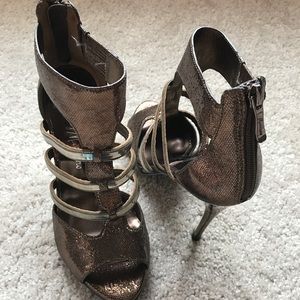 Guess shoes size 6 brown gold brand new